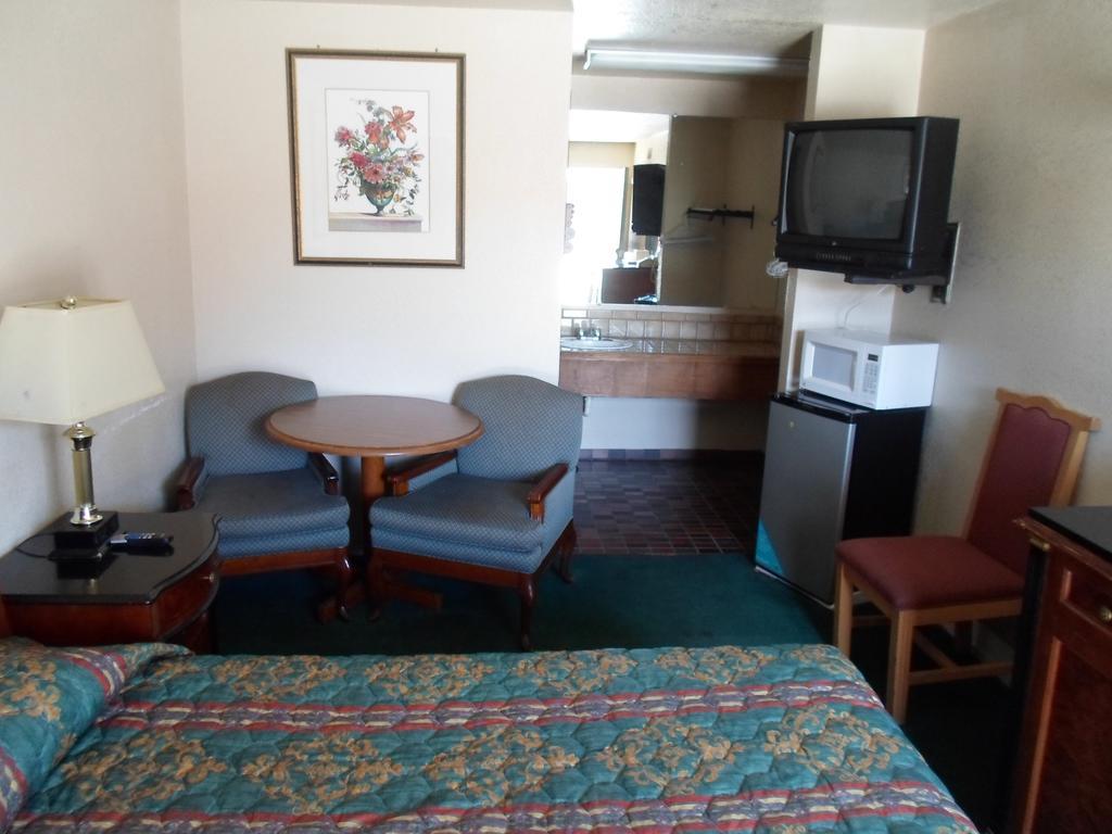 Budget Inn מורגן היל מראה חיצוני תמונה
