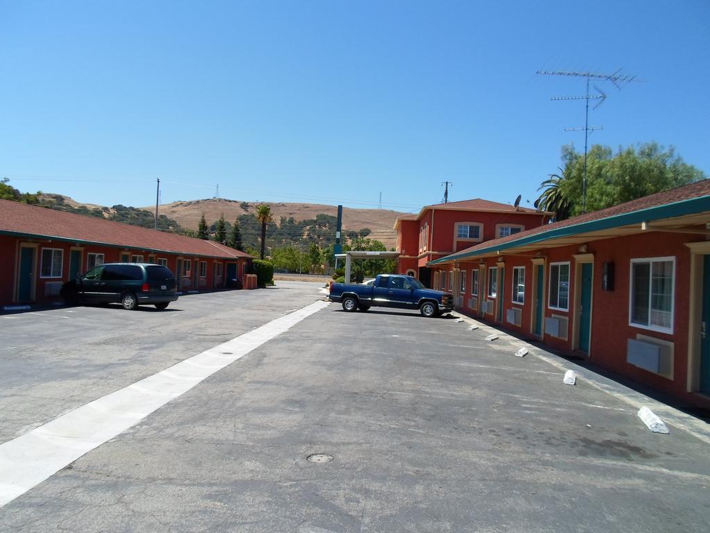 Budget Inn מורגן היל מראה חיצוני תמונה