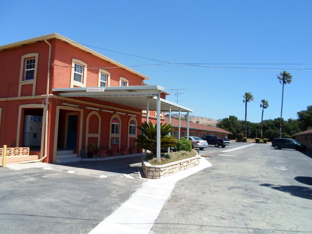 Budget Inn מורגן היל מראה חיצוני תמונה