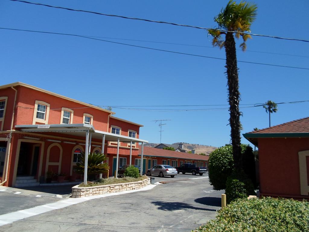 Budget Inn מורגן היל מראה חיצוני תמונה